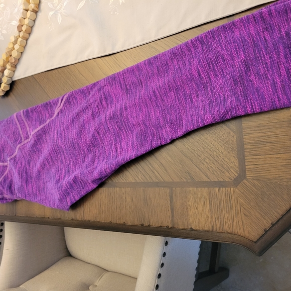 Lululemon leggins - Picture 3 of 8